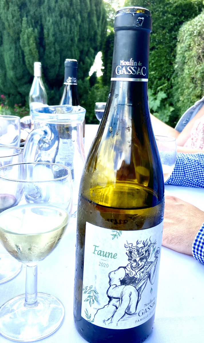 JeremyWaud's tweet photo. Knock out Party Wine 🍷😎@WaudWines @DaumasGassac @MasDaumasGassac #Faume #Voignier & #Chardonay makes you want another glass! https://t.co/SF70yq1iSr just £9.85 for members #vfm 👏👏 @alawine @chriswinedoctor @rikkellly @thewinesinger @charleswaud @nealmartin @LanguedocWines https://t.co/20uB6TiyIY