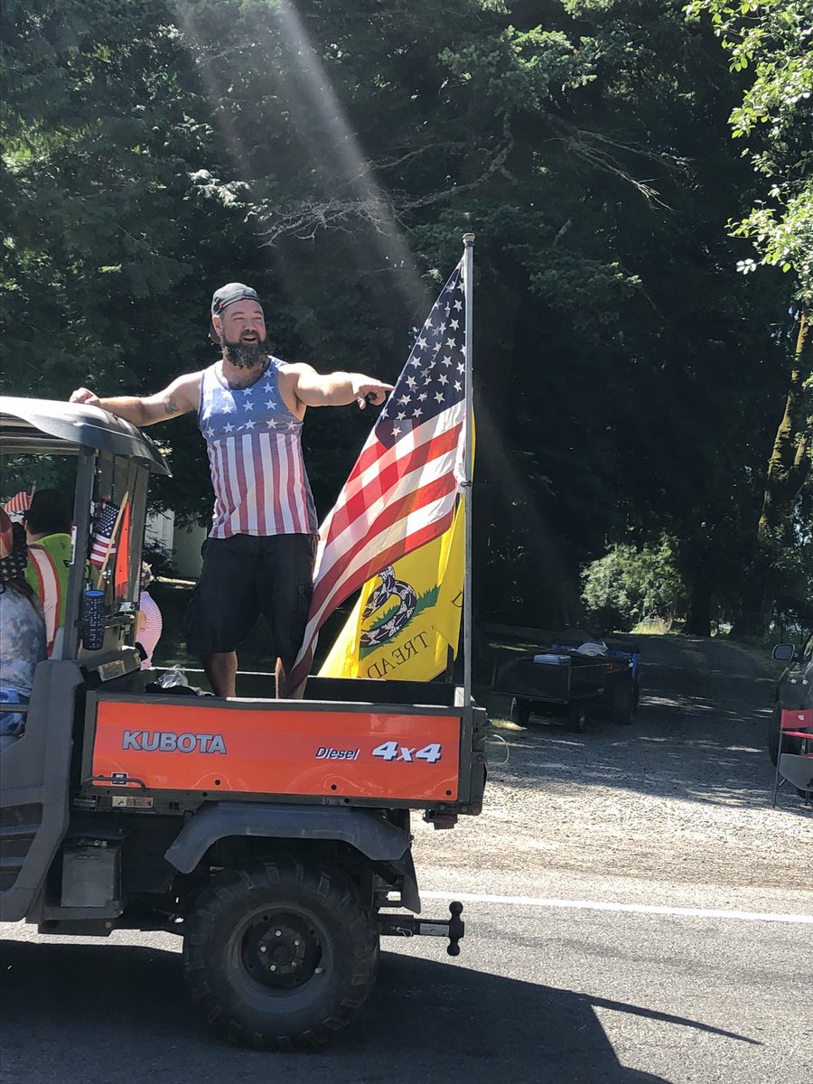 DuckPandemic's tweet image. Corbett has a parade every year.. I grew up in very rural upstate NY and VT so I’m used to rural vs urban difference . Gotta say it feels a little different . some guy yells because some guy wasn’t into his child getting stickers from cops. It’s been a year . #mistrust