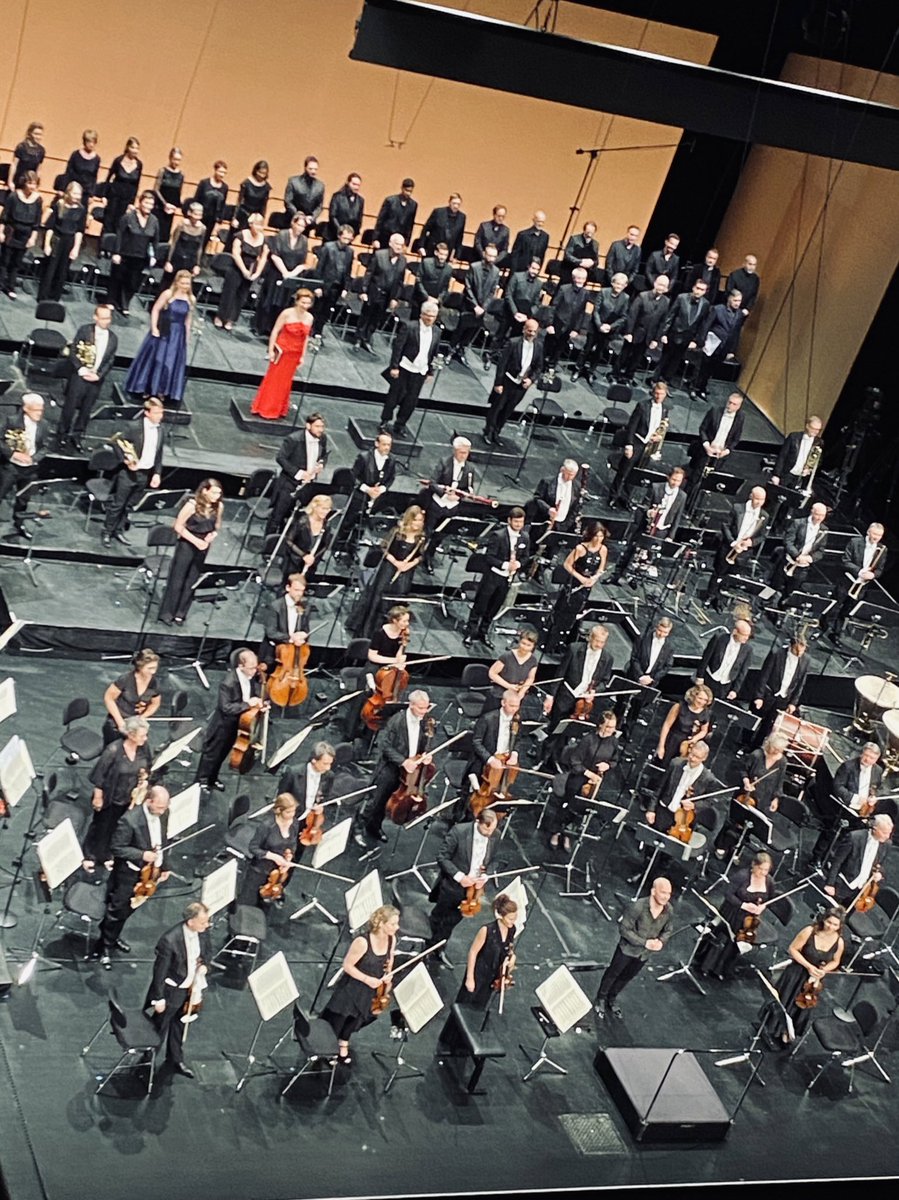 hufnagel's tweet image. Das @FestspielhausBB öffnet seine Pforten und greift gleich zum Auftakt dank @nezetseguin nach den Sternen. ✨ Standing Ovations an allen drei Abenden. Ihm gebührt eigentlich wirklich ein großes Denkmal. Phänomenal!