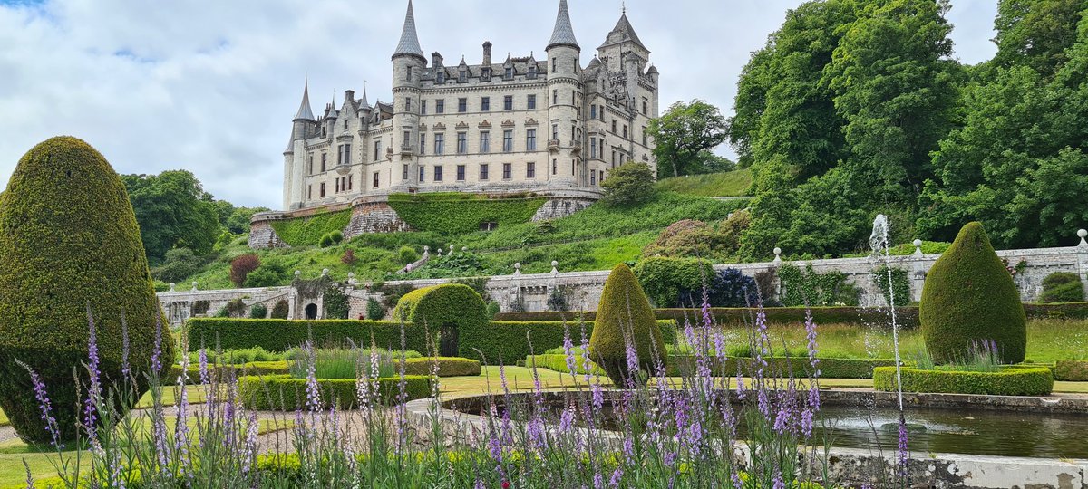 JawaideS's tweet photo. Ma 2nd hoose Dunrobin Castle 🏰 🤪 https://t.co/cYJt8H3VpB