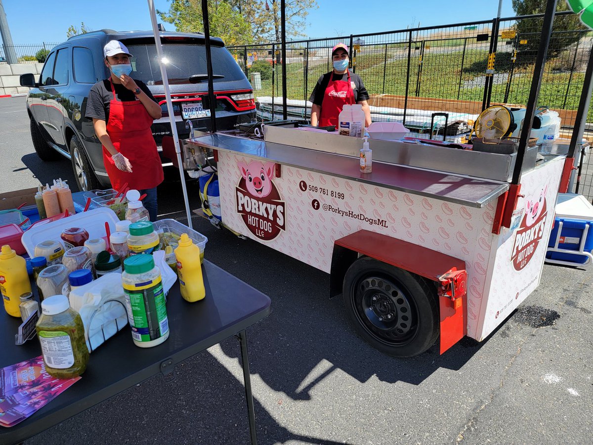 Shout out to Porky's for taking care of our associates today! #THD8966 <a href="/JasonBallDM198/">Jason Ball DM198</a> <a href="/WerneckeNickie/">Nickie Wernecke</a> <a href="/LeahVienhage/">Leah Vienhage</a> @jasonhd8966 <a href="/DederaThomas/">Thomas Dedera</a>