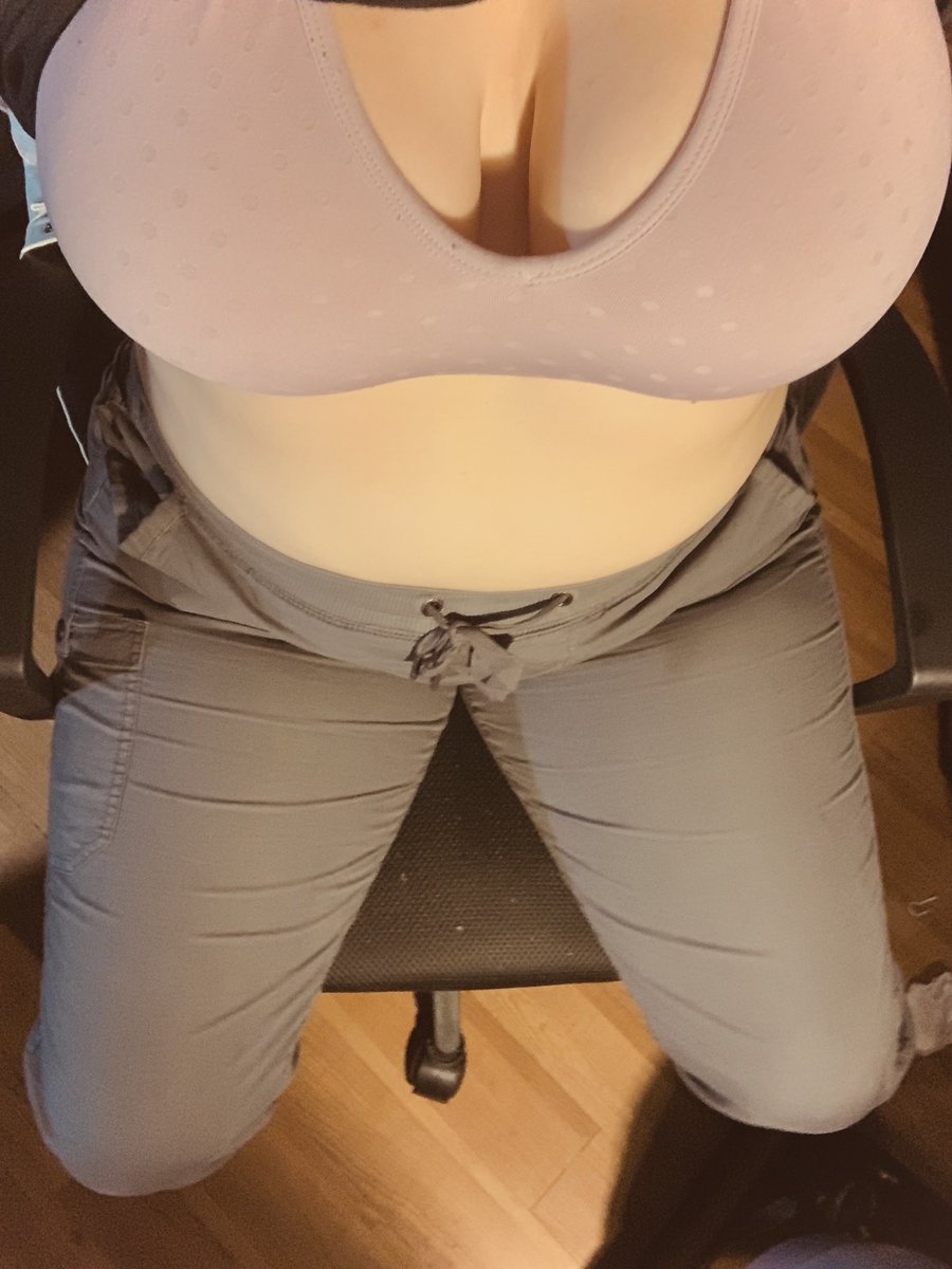 DangerSquish's tweet photo. I canβt decide if this bra is too small. Thoughts?
#shirtless #bra #boobs #boobpics #brapics #breasts #breastpics #pinkbra #cleavage #thighs #thighpics #sellingcontent #buyingcontent #cashapp https://t.co/yhgnJvcCOH