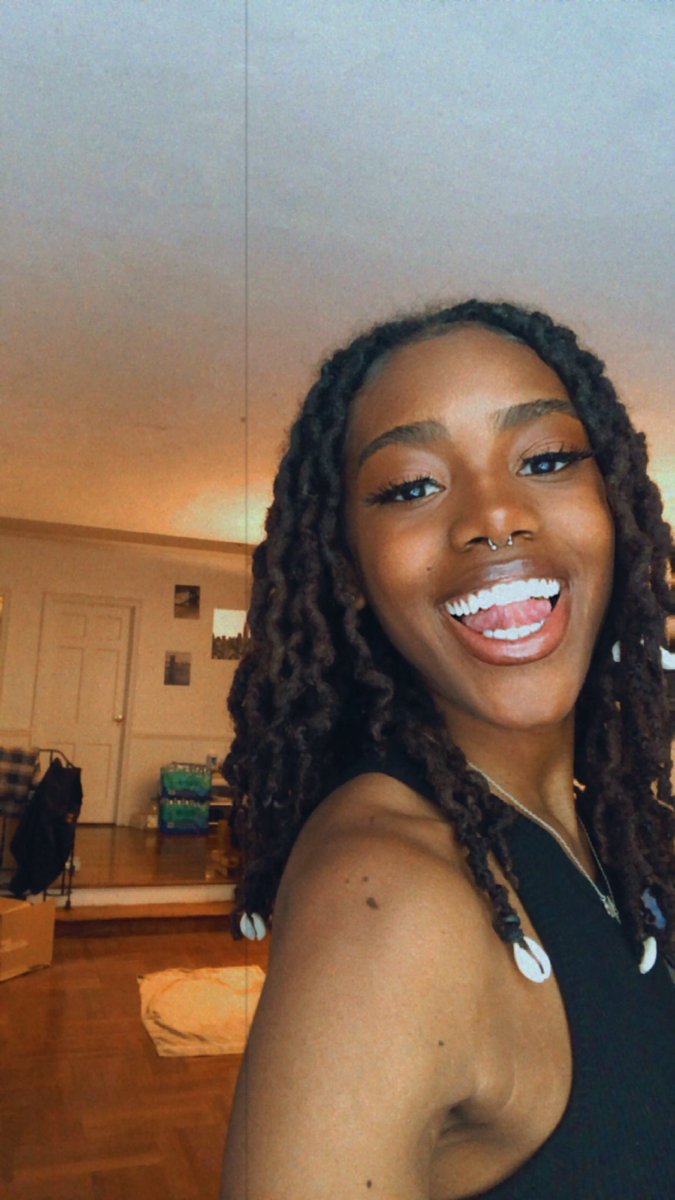 ___fari's tweet photo. my shiny teeth and MEEE 😁 https://t.co/ZLIsrvXvPo