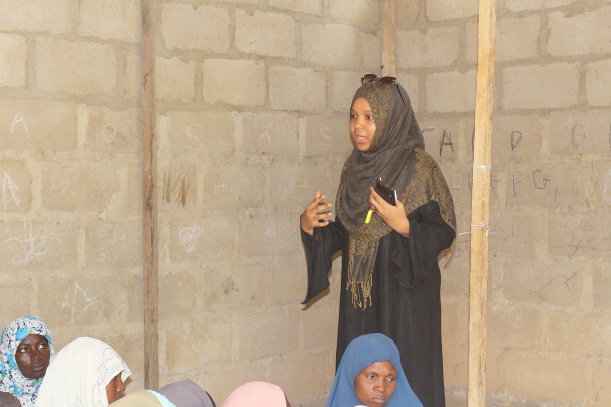 IAmSoosy's tweet photo. Today, I've learnt a lot from these women and girls, they told me perpetrators of sexual assault are living amongst them and sadly it is becoming a norm in their community. 🤢

We showed them how to use @HelpioNigeria and why its important to report rape case. https://t.co/Eam7UyMOTL