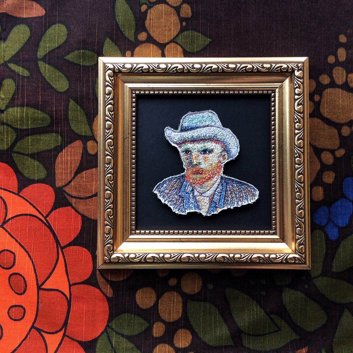 alittlevintage1's tweet image. Self portrait with grey felt hat #VincentVanGogh #framed #threaddrawnartwork #newinstore 
#drawingwiththesewingmachine @EtsySuccess @etsy #etsyuk