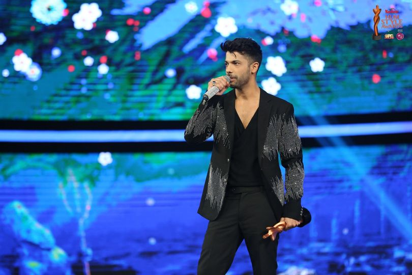 The Winner of Kashmir Hum Style Awards Most Stylish Performer 2020 is Shamoon Ismail!
Stay Tuned For More Updates On Kashmir Hum Style Awards!
#KHSA21 #KASHMIRHUMSTYLEAWARDS #GFCFans #MoizGurr #GourmetFoods #HSA21 #HSA