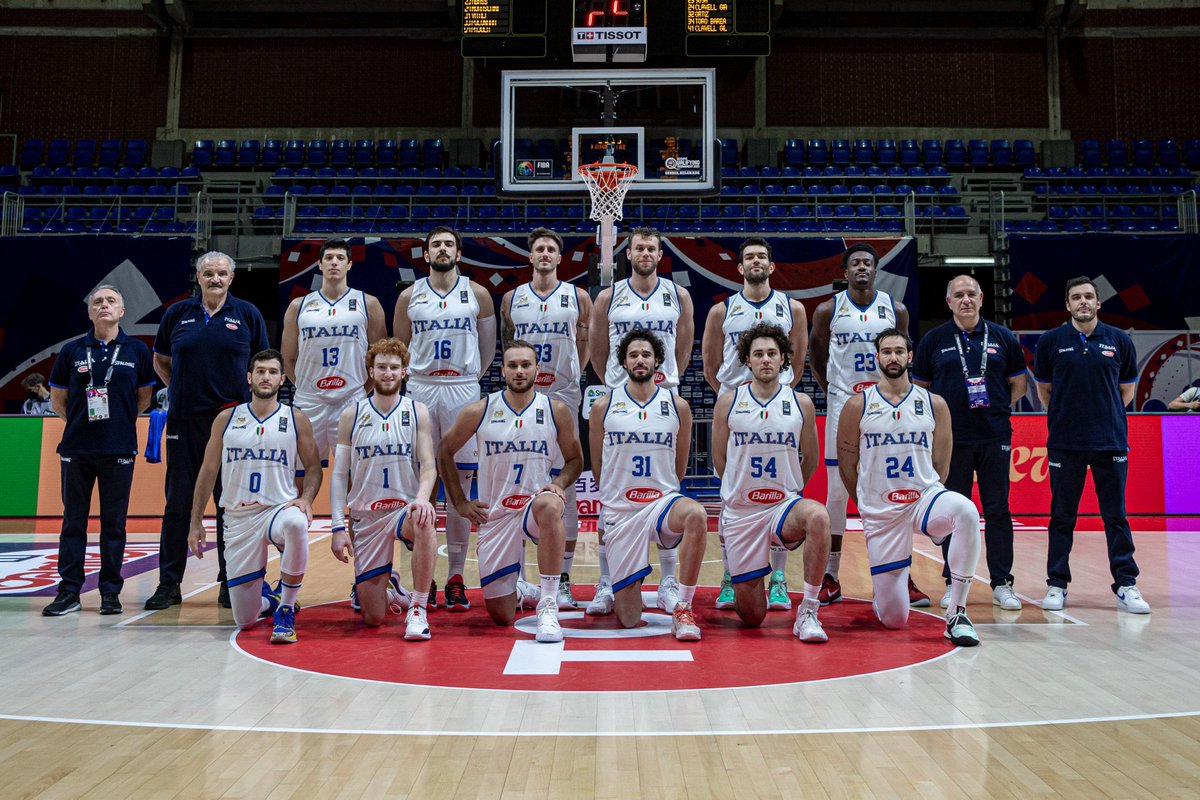 FrustalupiMario's tweet photo. Storico!!! La Nazionale di Basket va alle Olimpiadi di Tokyo 2020 💪
Italia 🇮🇹 ha battuto la Serbia 🇷🇸a Beograd 🏀 SRB 95 - ITA 102
#Dajeeeeeee
#Tokyo2020
#Olympics #basket #basketball #FIBAOQT #srbita #pallacanestro https://t.co/BMVxDY80Dv