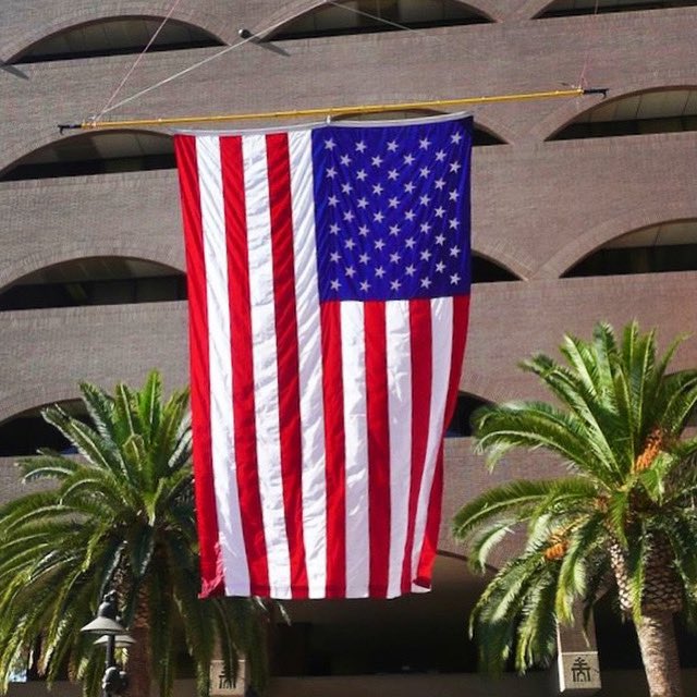 MayorLockDawson's tweet photo. Wishing all Riversiders a happy and safe Independence Day! Let us continue the foundational work of this country by building a more perfect union—from the arches of City Hall to the domes of state and federal Capitols. 

Happy 4th of July, Riverside! https://t.co/FsSxIjl10Z