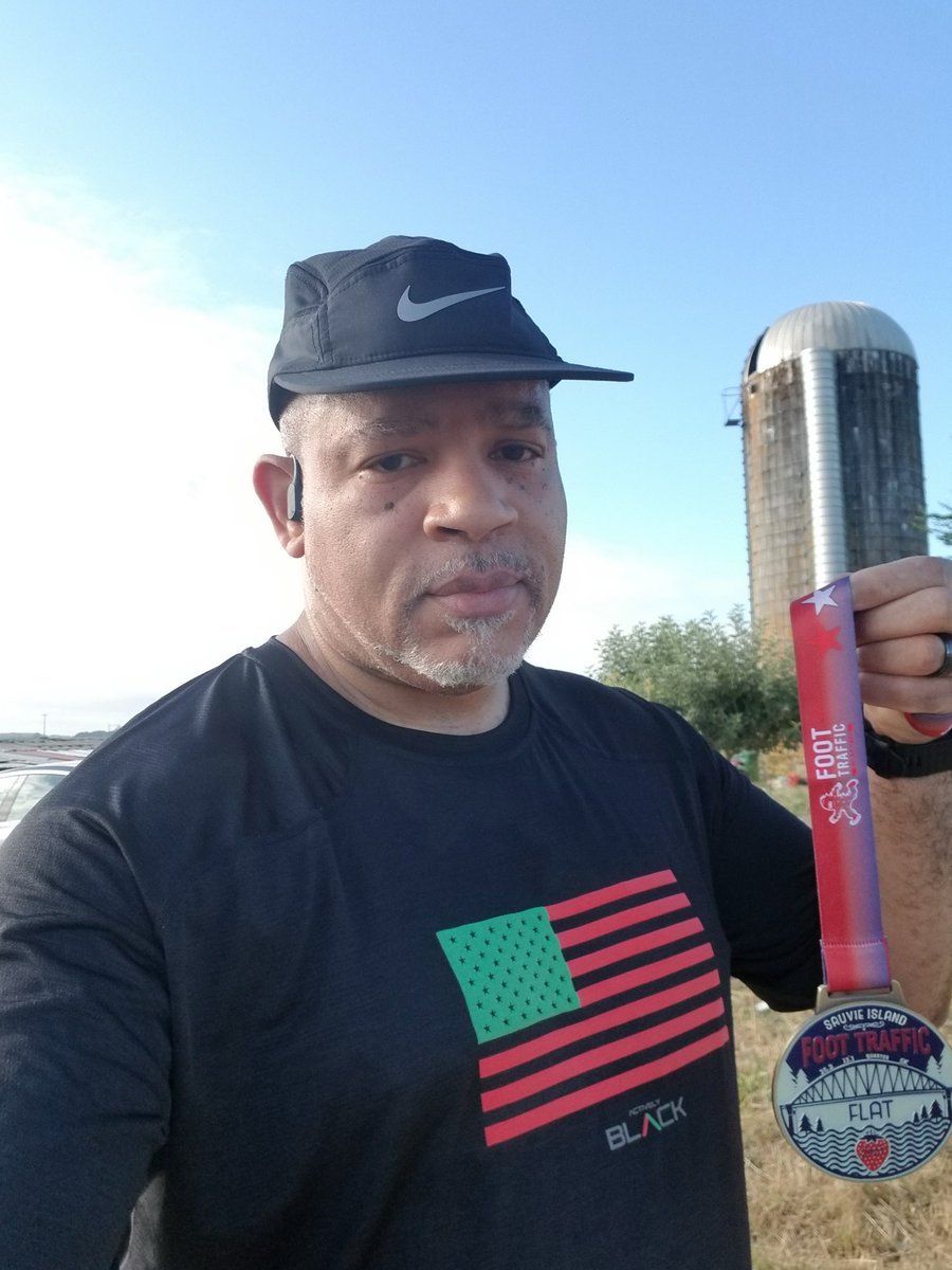 djklyph's tweet photo. Proudly wore this flag today. #fitnessisahabit #ilikerunning https://t.co/FuOvULfnTL