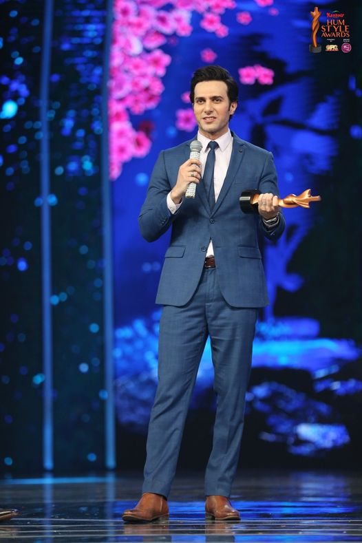 The Winner of Kashmir Hum Style Awards Most Stylish Actor Television Male 2020 is Emmad Irfani!
Stay Tuned For More Updates On Kashmir Hum Style Awards!
#KHSA21 #KASHMIRHUMSTYLEAWARDS #GFCFans #MoizGurr #GourmetFoods #HSA21 #HSA