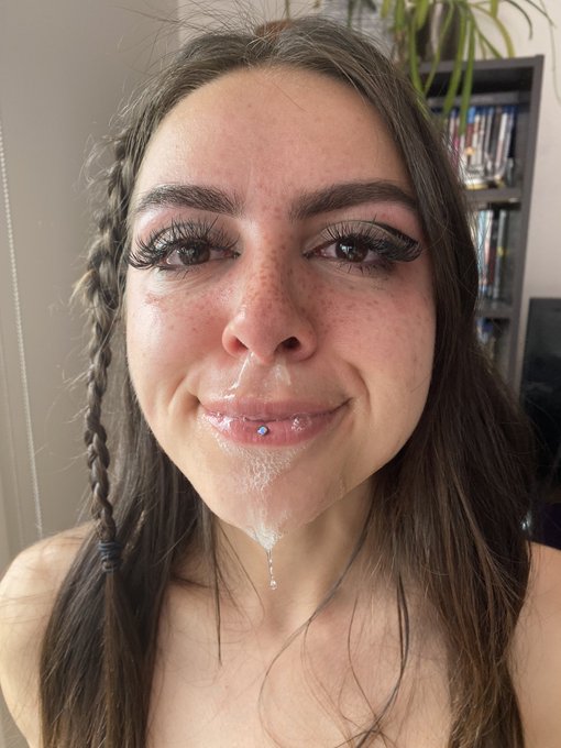 Post-shoot smiles :) https://t.co/R8Gs7ayfgX<a href="/tag/mvsales"class="tags"><span>#mvsales</span></a>