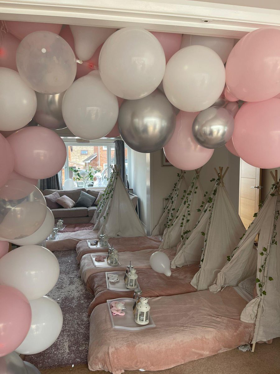 Blush pink indoor teepees 🔅

Pink paradise over the weekend with 6 indoor teepees for a 11th birthday! 

Bring the fun of camping indoor. 

Book your indoor teepees today:
charmingtents.co.uk 

⛺️ 💫

#indoorteepees