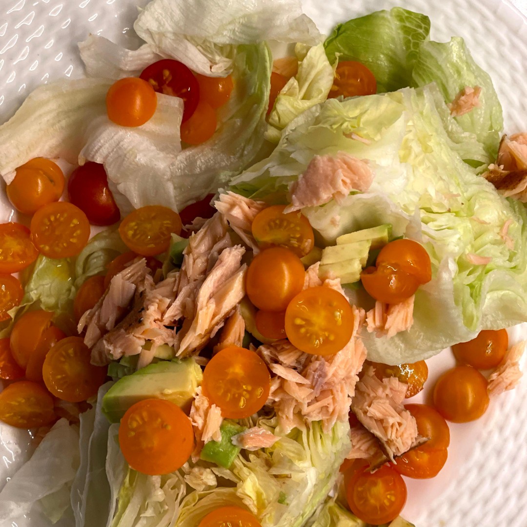SliceX_Board's tweet photo. Smoked salmon Wedge Salad with avocado and Sun Gold cherry tomatoes from the garden.

#summerfood #IndependenceDay #slicex #summersalad #gardening #recipeideas #delicious #wedgesalad #avocado #smokedsalmon #refreshingfood #sidedishes #pescatarian #cherrytomatoes #surlatable #yum https://t.co/iNY1Ce8rgJ