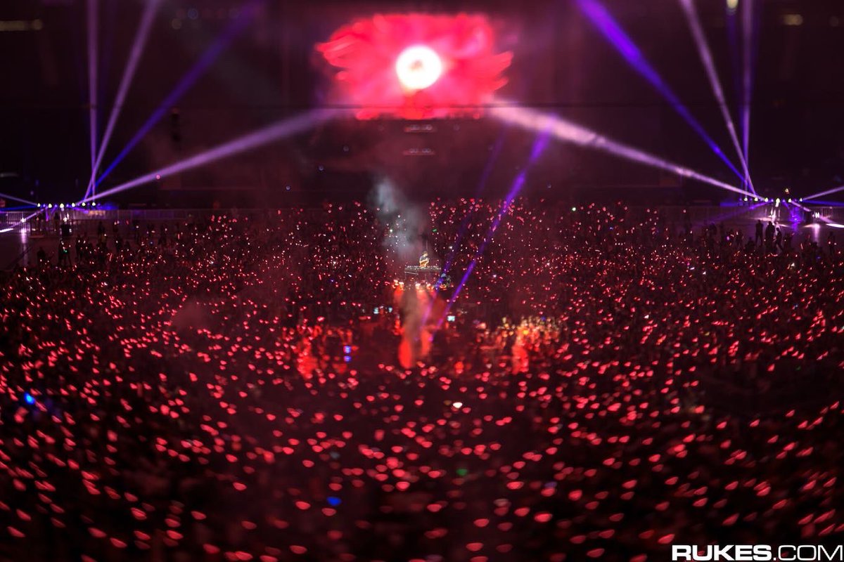 ILLENIUM's tweet photo. HOLY. FKN. SHIT. literally speechless. That was the most insane show ever. I love you all so much. Thank you for making this dream come true!!! ❤️❤️ photo dump!!

📷- @rukes and @duhvidd https://t.co/os7Dctpq06