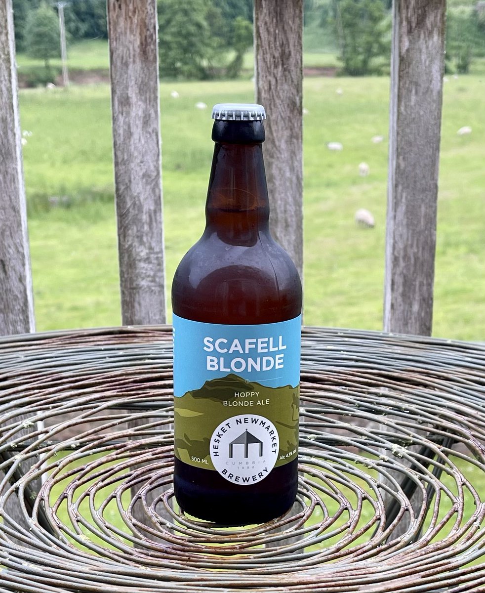 Thread. Cumbrian Beer. Scafell Blonde - Hesketbrewery.co.uk Co-operatively owned Cumbrian micro brewery. Full flavoured and hoppy. A ‘Blonde’ with a bit of citrus and dryness at the end. 50/50 pale ale and lager malt. Very pleasant indeed 6.5/10. #Cumbria #Beer #Ale 1/n
