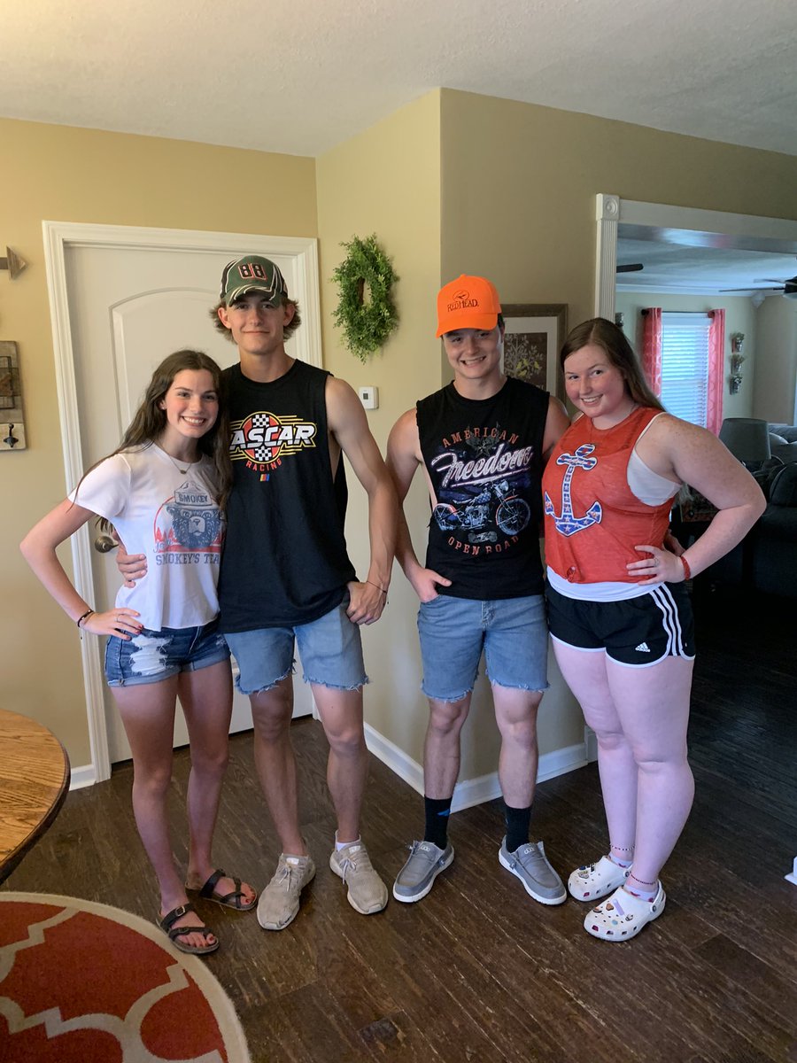 sharp_robin's tweet image. Happy 4th from these rednecks and the girls that put up with them! 😂