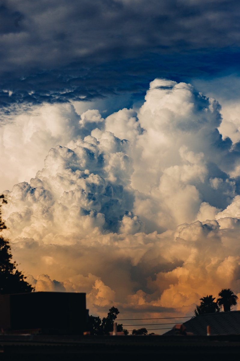 Tarynnnn_it_up's tweet photo. Lovely clouds💥 https://t.co/p72CcPQKR6