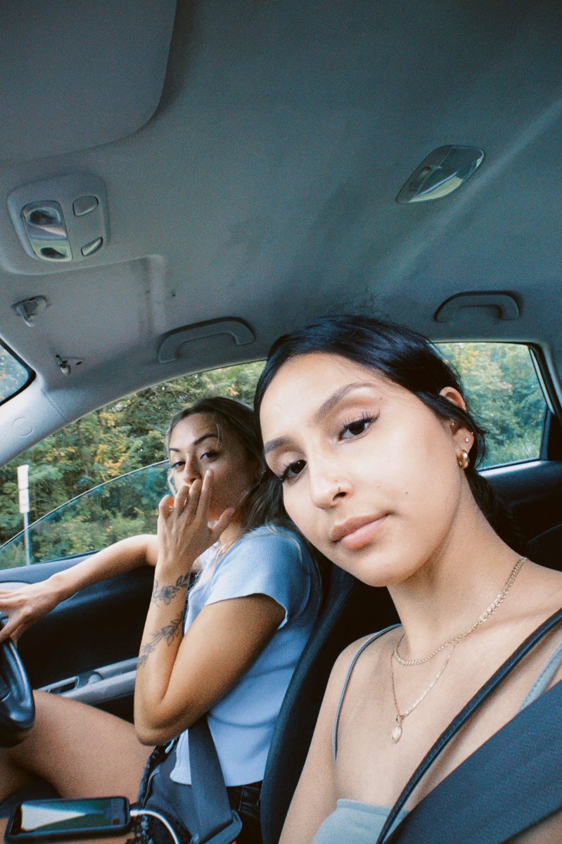 americus_23's tweet photo. round 2 in hawaii w my best friend❤️@sugeidimaganaa https://t.co/GRG4KbMhlQ