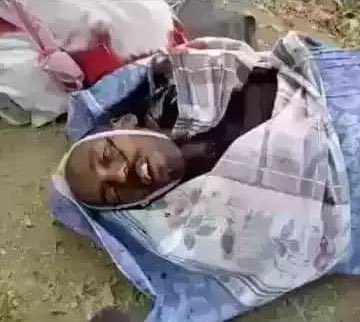 tewerwari_1's tweet photo. Note- graphic pictures

#Eritrea’n refugees in #Tigray have been massacred by returned #TPLF militias. At the moment- close to 300 Eritreans have being slaughtered in Shire. #UNHCR is responsible for this “genocide”
#Ethiopia @SecBlinken @mfa_russia @MFA_China @JosepBorrellF https://t.co/y6wc1Npi36