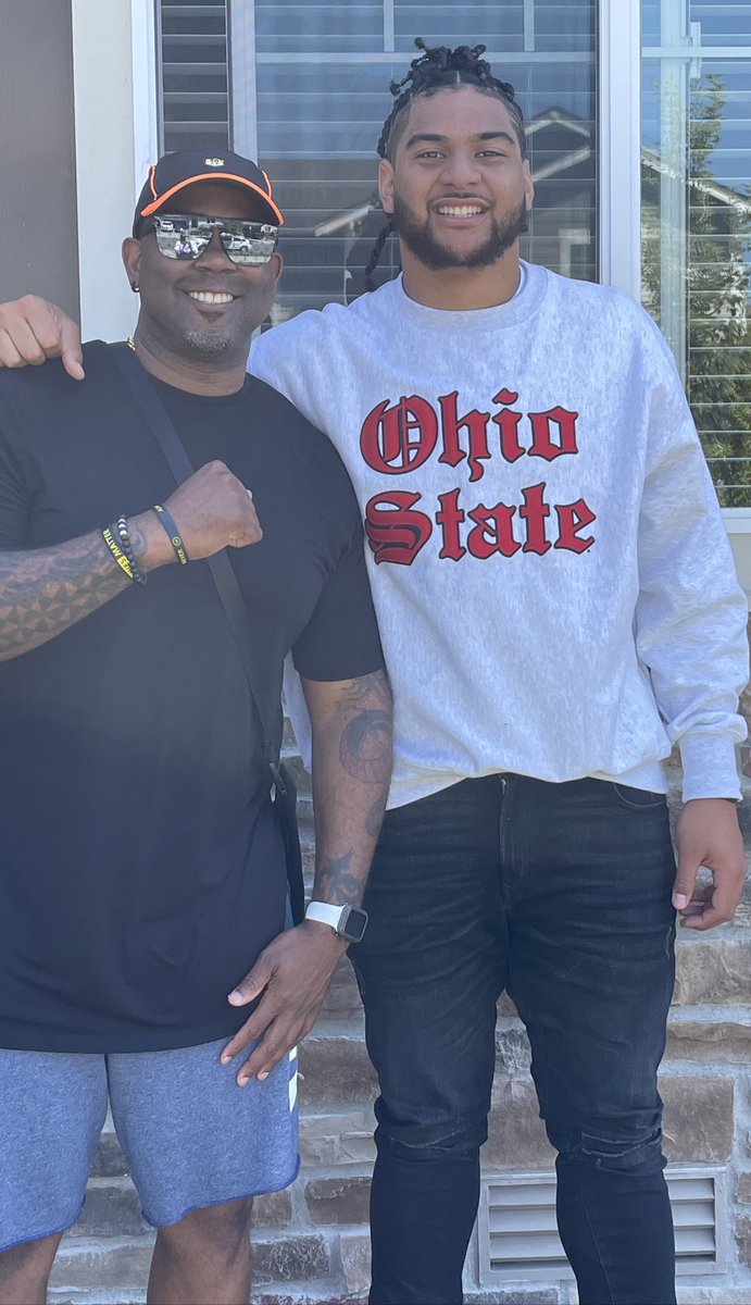 GeeScottSr's tweet photo. Congrats JT. Had to come let you know just how proud of you I am. Can’t wait to see you at the next level. #Buckeyes https://t.co/pULcuU1wS9