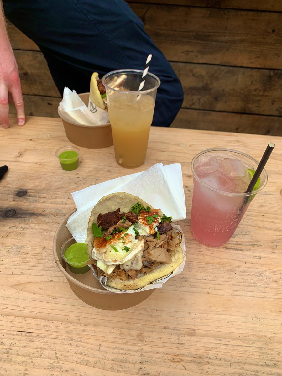 theroxyblaise's tweet photo. Well… believe it or not: IT HAPPENED! 🥳💃🏼 #Flat40 took @AliWoodsGigs for Arepas! 🫓🇻🇪 https://t.co/yWGSTF0JJi