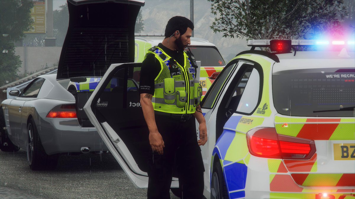 IoB_PSKilmer's tweet photo. Spent this evening out targeting cars using the ANPR system in our vehicles. Stopped this 17 year old driving his dads car without permission. Also decided to bring his imitation firearm out with him! A bad day for this gent! #SergeantKilmer #OnTheRoad #ProactivePolicing https://t.co/1LRImgZMmt