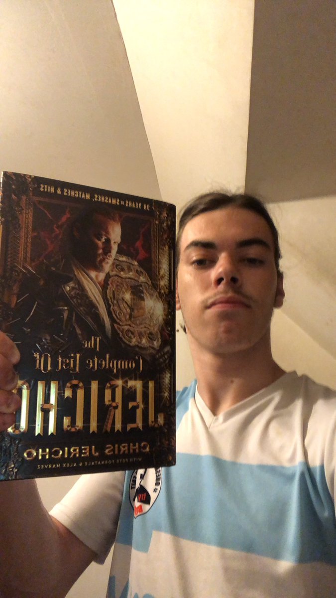 le_valou's tweet photo. @IAmJericho I received my #Completelistofjericho last week 👌 https://t.co/MH2aCsMt90