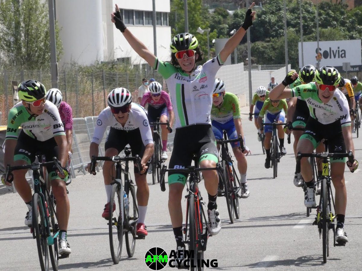 De nou l’equip 🚴🏼🚴🏼<a href="/finquesfeliu/">Finques Feliu</a> / <a href="/ucfciclisme/">UCF - Unió Ciclista Les Franqueses</a> ha fet un gran resultat avui a #Terrassa.  Primers en equips!!!🏆
<a href="/BICICLETESEGU/">BICICLETES SEGÚ</a> 
<a href="/Genesis_Cycling/">GN6 Cycling Team</a> 
#finquesfeliucycling #ciclisme #lesfranqueses #jxlf #somdelesfranqueses