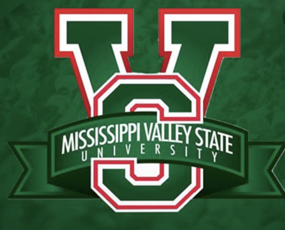 KeenanAnunay's tweet photo. Blessed to say I’ve received my first D1 offer from Mississippi valley state💚❤️#GoDevils #AGTG https://t.co/EErLdWiwEx
