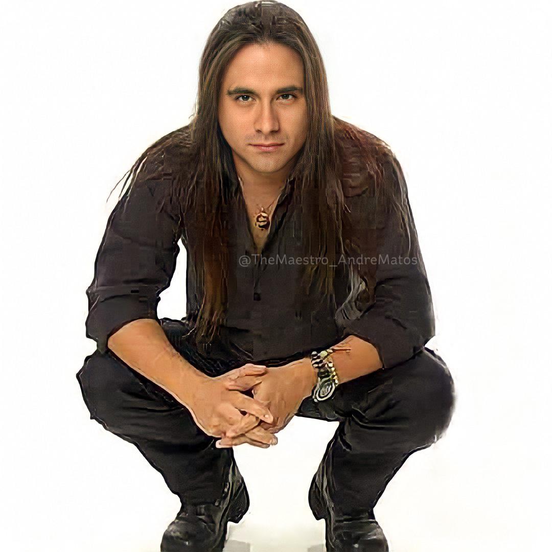 MaestroMatos's tweet photo. Por aqui, domingo é dia de foto linda do nosso amado Moreno!
.
.
.
.
#AndreMatos #AndreMatosEterno #AndreMatosVive #AndreMatosForever #MaestroDoHeavyMetal #MaestrodoRock #Metal #HeavyMetal #PoweMetal #Viper #AngraBand #ShamanBand #Avantasia https://t.co/p6e4hbgJzH