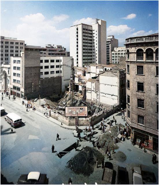 luisa_bermdez's tweet photo. Medellín: Construcción del Edificio #Coltabaco. (Carrera Bolívar, con Calle Boyacá). 🏗️ (Créditos: Gabriel Carvajal Pérez.) 📸
https://t.co/UcJA2a6kze