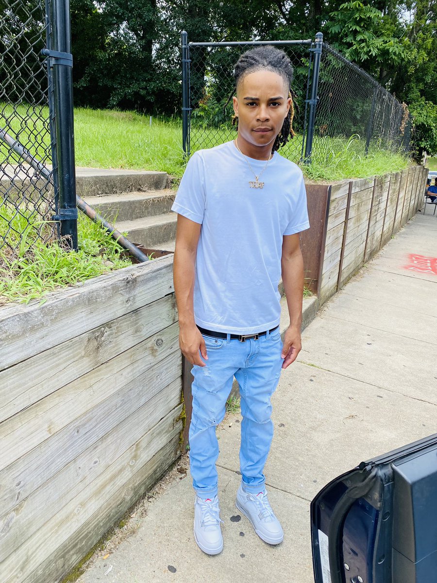 Blocksidechris's tweet photo. Hell na you can’t be Blockside, Niggas ahh die for this Lifestyle…🏚✅ #Blockside⚠️ https://t.co/AZ1LzPd7Qz