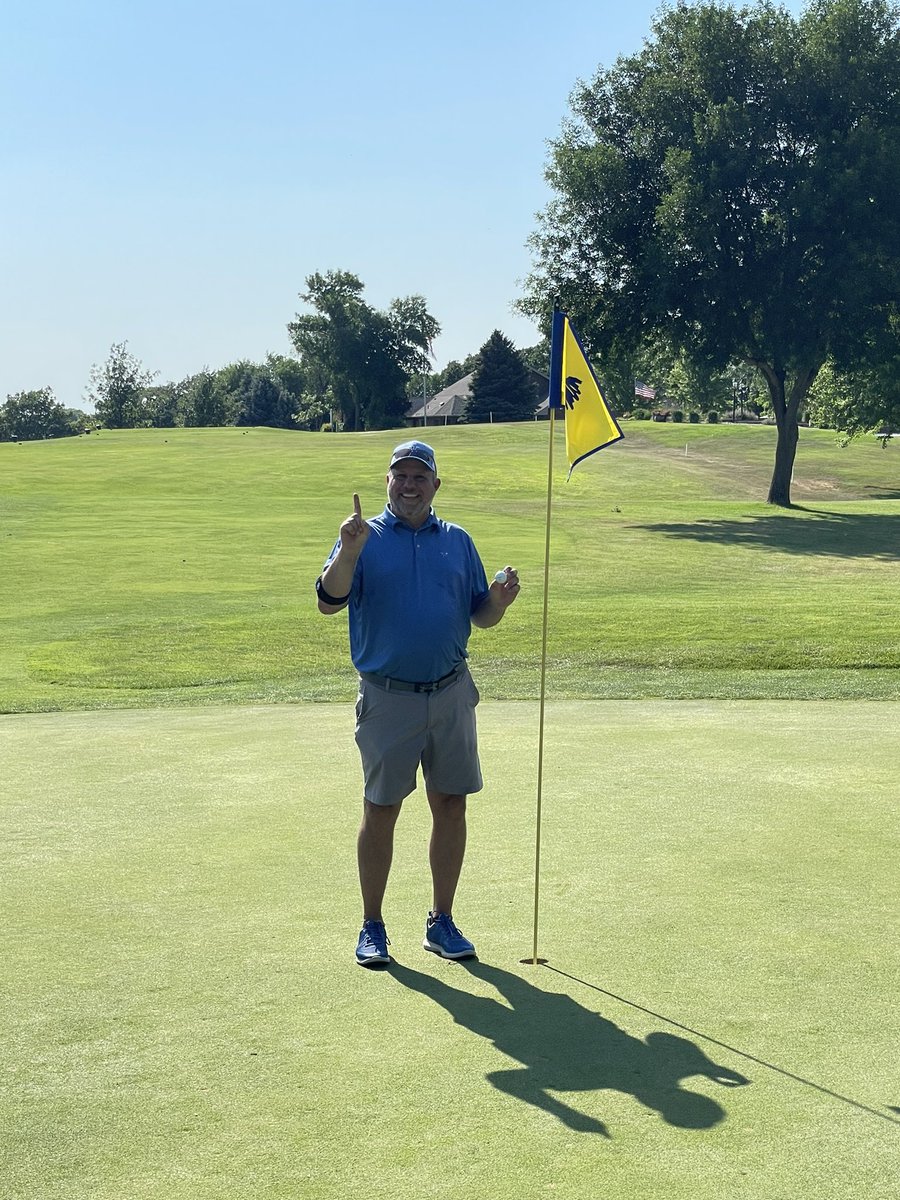 🚨🚨🚨ACE ALERT for <a href="/SellnSDSU/">Justin Sell</a>!! Hole 3 <a href="/BrookingsCC/">Brookings CC</a>  #bestgolfingADinthecountry