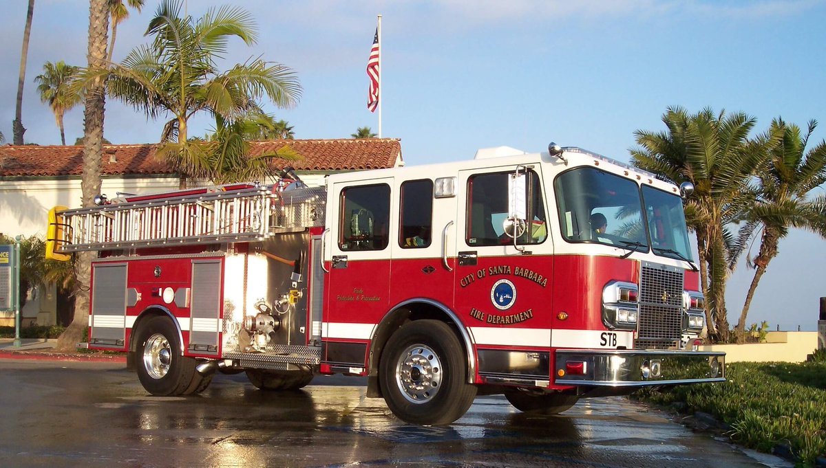 SBCityFirePIO's tweet photo. Happy Birthday USA 🇺🇸 let’s celebrate safely this 4th of July! https://t.co/8m4oM8GVBW