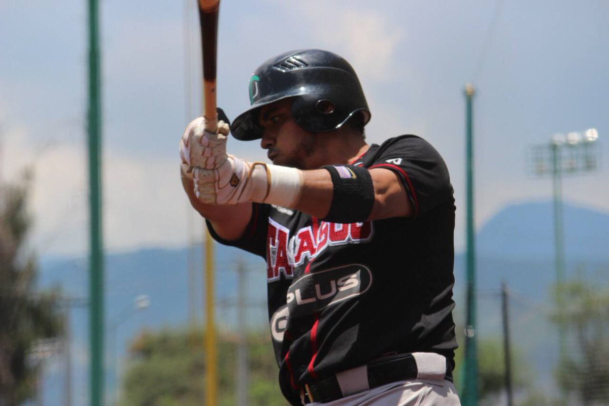 OlmecasTabasco's tweet photo. Nación Olmeca🗿 estos fueron algunos momentos de la aguerrida tarde que vivimos 🆚 @NacimosBravos ⚔️🦁

📸Cortesía: @NacimosBravos

#SomosOlmecas👊🏽
#Temporada2021 ⚾ https://t.co/2DSQYL1Y79