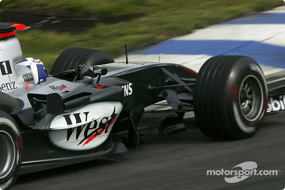 CrystalRacing's tweet photo. DAVID COULTHARD'S 2004 SEASON (McLaren-Mercedes)
-Scored 22 points to Kimi's 46
-Outqualified by Kimi 11-4
-Qualified in Top 8 just 5 times
-No podiums all year
-Departed & moved to Red Bull for 2005
#F1 #TopFlops π΄σ §σ ’σ ³σ £σ ΄σ Ώ https://t.co/sD4Nr8E5bI