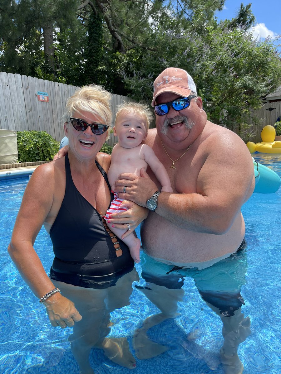 Wenguffey66's tweet photo. Happy 4th Everyone from my Family to yours!!! #4thofjuly2021 #guffeytime #gigitime #grandbabietime #husbandandwife #lovemyhusband #unitedgateagent @united #dullesstrong #teamdulles @Dulles_Airport https://t.co/pQmUUvjwgN