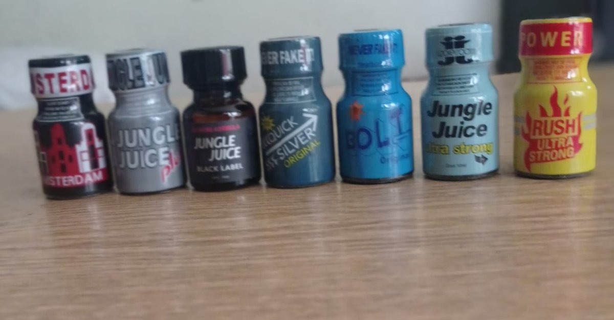 vism07's tweet photo. Quiere ganar un par de poppers retwittear está publicación y cometa y participa anunciaremos a el ganador el jueves 15 https://t.co/29lpvgcgsp