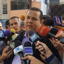 KenRoth's tweet photo. Calls mount for Maduro's Venezuela to release Javier Tarazona, a human rights defender who was arrested after reporting on alleged links between the Venezuelan government and illegal armed groups along the Colombian border. https://t.co/MZwDivQ32G https://t.co/EL9XGIizkm