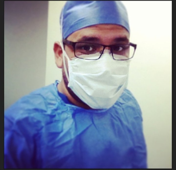 juanjrm83's tweet photo. Saludos hermanos desde la clínica de guardia y siempre pendiente de la pizarra #LaPizarradePetro https://t.co/PHhO3S6dJg