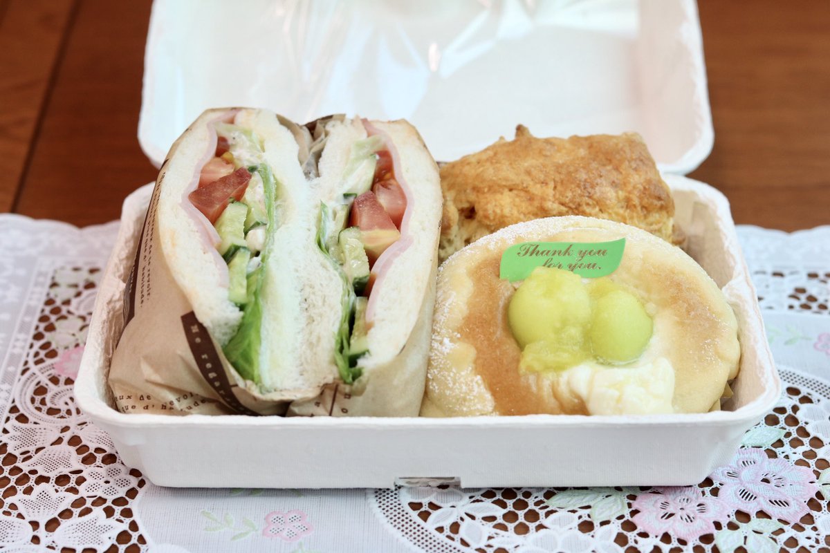 マサテツ على تويتر 軽井沢リゾート号で頂ける 沿線にあるベーカリーのランチbox サンドイッチ メロンパン そしてスコーン ボリュームたっぷりでお腹いっぱい もしかしたら今は内容が変わっているかも しなの鉄道 T Co 3ogddetjqz T Co