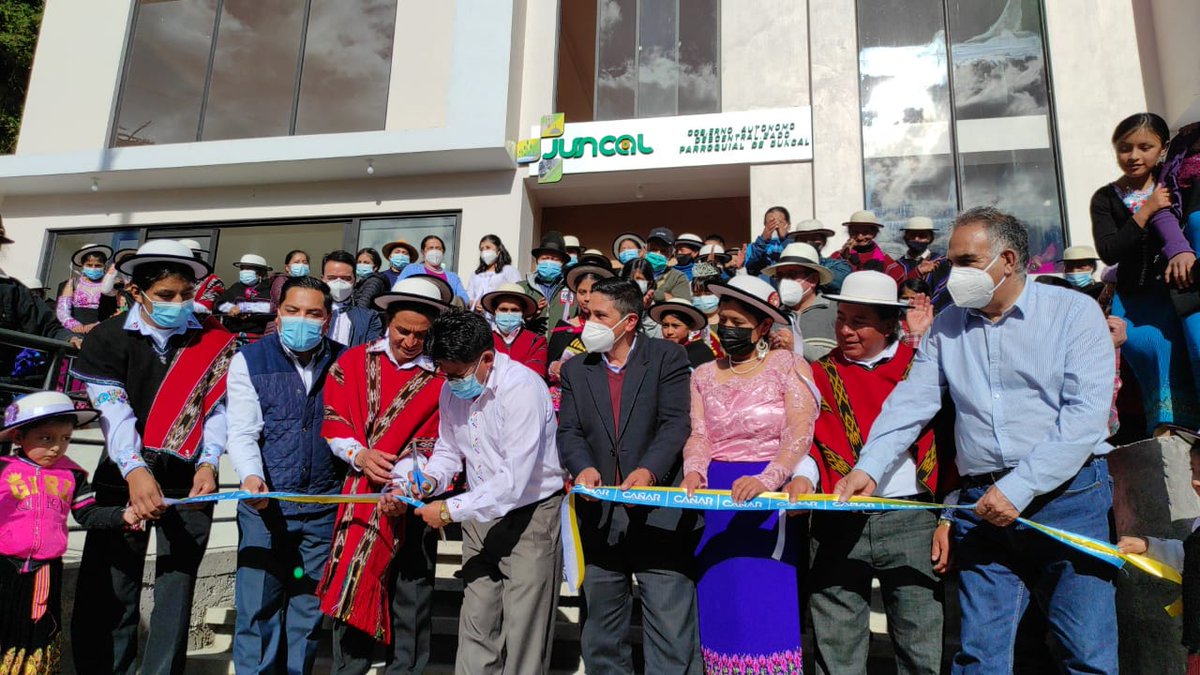 MunicipioCanar's tweet photo. En con envío con el Gad Parroquial el #MunicipioDeCañar construyó un moderno edificio en la  #ParroquiaJuncal, el viernes último se inauguró el inmueble en medio de la alegría de la población. https://t.co/n5dwr7QBxC