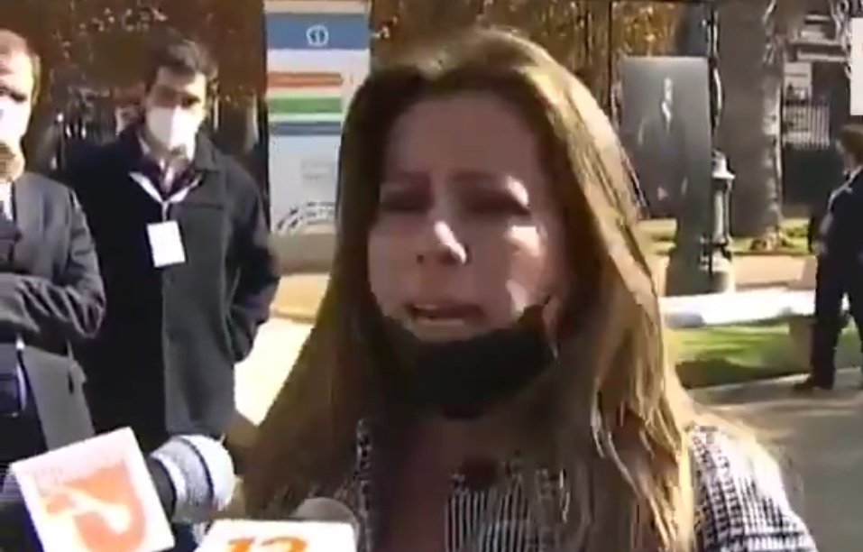 Carmen Gloria Valladares, funcionaria pública, con aplomo, entereza, respeto y empatía
Elisa Loncon recuerda a las víctimas del estado y pide por los presos políticos

Fuera de la #ConvencionConstitucional Tere Marinovic sin mascarilla siendo #VerguenzaNacional y adentro también