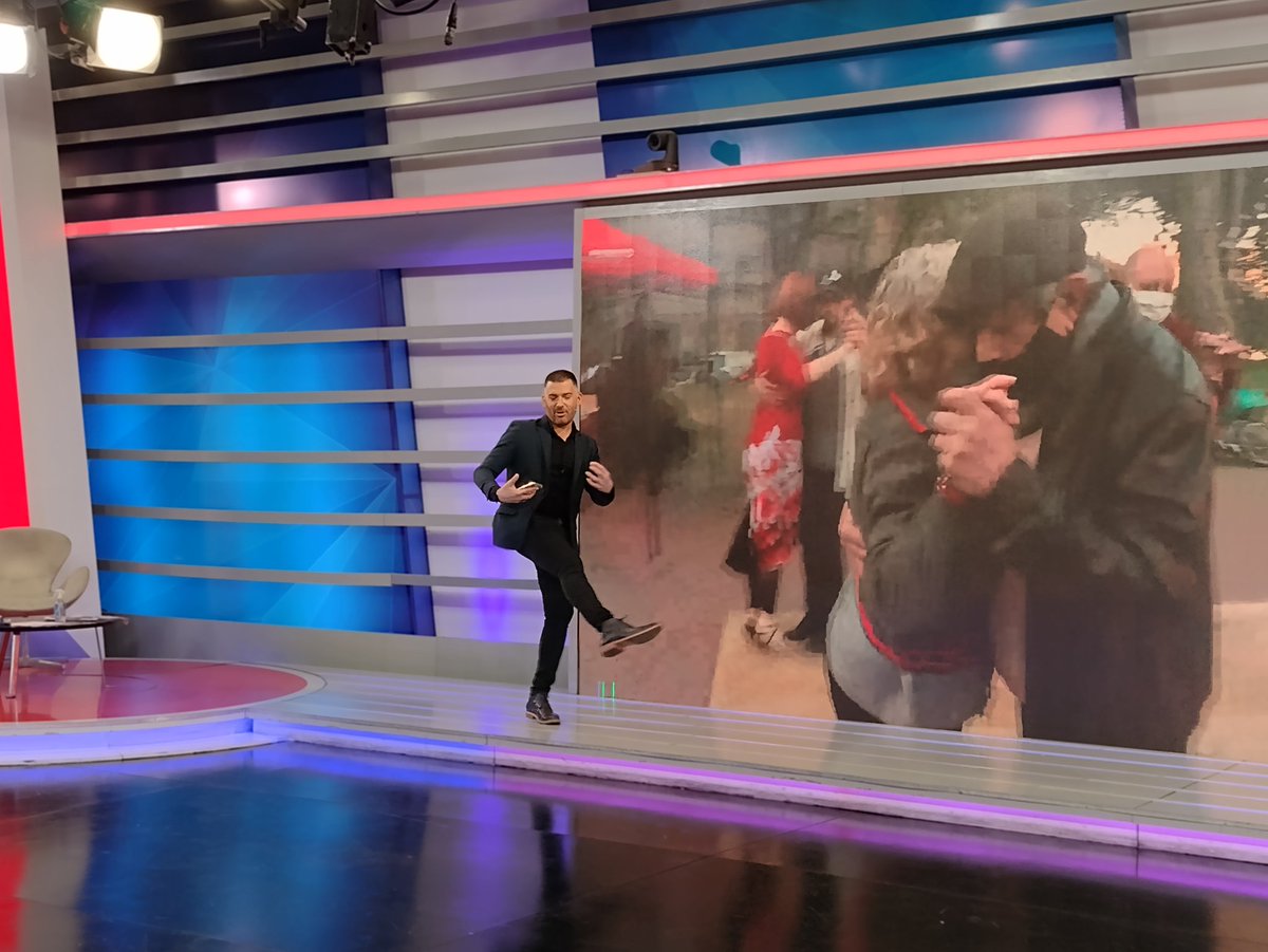 jesicaklanfor's tweet photo. Fer y el baile del tango en vivo ! 👏👏
@fernandopiaggio #ElRunRunDelEspectaculo #productora30 https://t.co/m6BIq5Ke5P