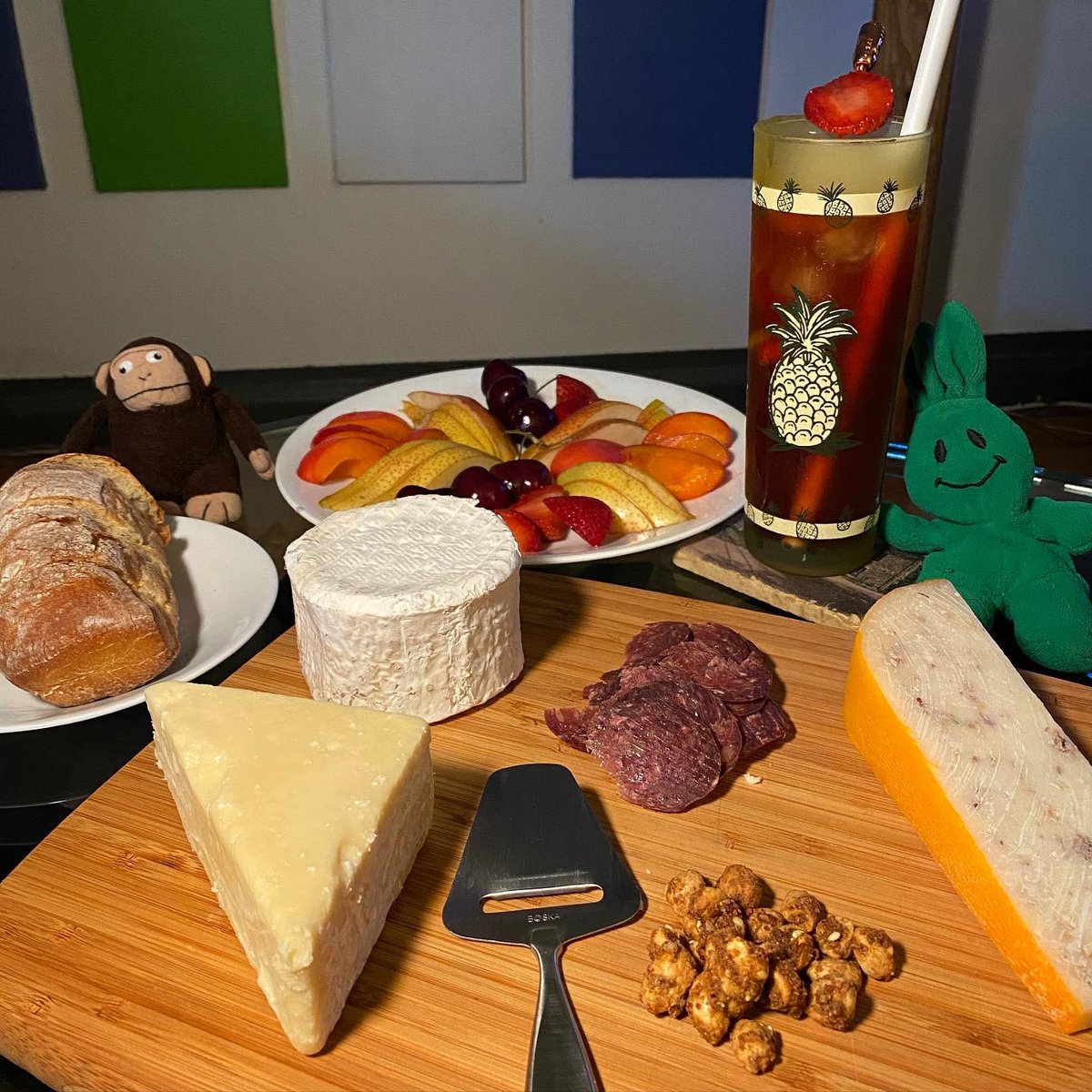 greenietravels's tweet photo. It’s #PimmsOClock! Jalapeño-infused Pomegranate Hibiscus #PimmsCup!
.
.
#casagreenie #fruitandcheese #tvdinner #extraagedflagship #mttam #bacongouda #ciabatta #GochuNuts #ducksaucissionsec #cherries #strawberries #forellepears #raspberryapricots #doingitright #pinkiesup #whatbbq https://t.co/iUSxq9mxoC