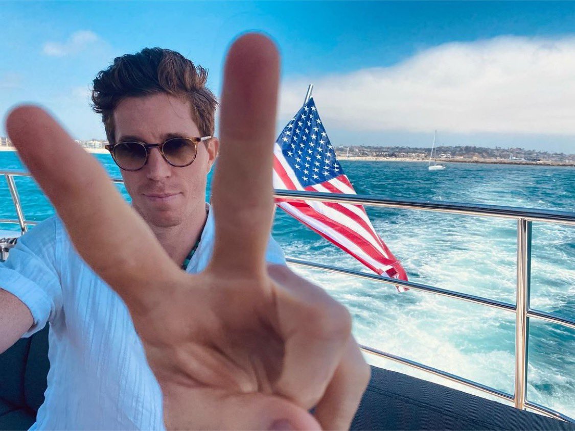 shaunwhite's tweet photo. Happy Fourth of July!! 🇺🇸✌🏻 https://t.co/gtyzmu6MjS