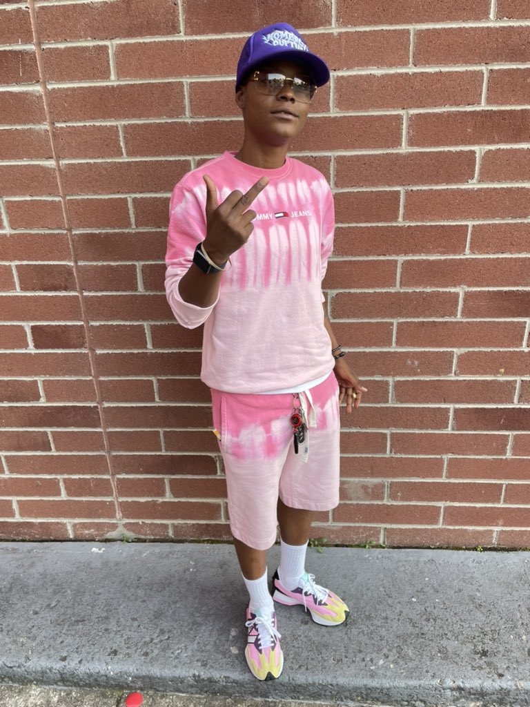 wlc_savage's tweet photo. I’m not tripping about no money because that shit coming in I could’ve fucked lor bitch free but I gave her 600 😭💯 #Nokizzy😭 #FreeRedz⛓ #GSG💔🕊 https://t.co/vJ8dC2qnSo
