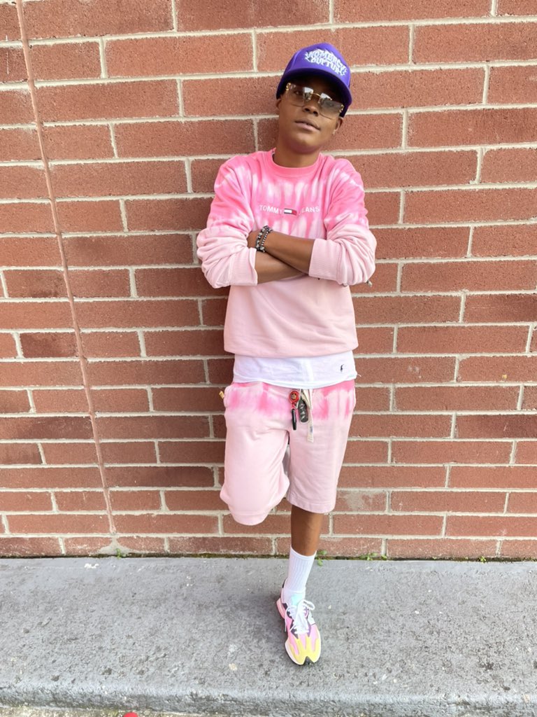 wlc_savage's tweet photo. I’m not tripping about no money because that shit coming in I could’ve fucked lor bitch free but I gave her 600 😭💯 #Nokizzy😭 #FreeRedz⛓ #GSG💔🕊 https://t.co/vJ8dC2qnSo