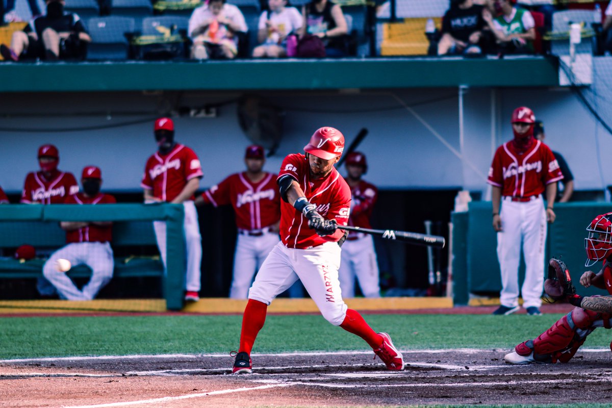 elaguilabeisbol's tweet photo. 5⃣⬇️

5⃣🏴‍☠️ @PiratasCampeche 
0⃣🦅 El Águila

Al bat:
▶️ Jesús Valdez
▶️ Alan Espinoza
▶️ Maxwell León

#LaTradiciónContinúa https://t.co/nHuI4vj6E3