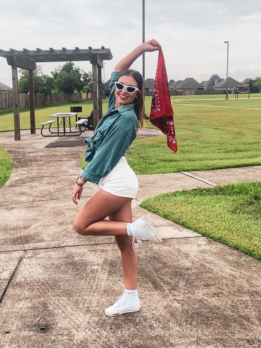 PhiMuAtNicholls's tweet photo. Happy 4th from Phi Mu to you!! ❤️🤍💙 https://t.co/TxxBl7HIdB